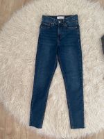 Topshop Jamie Jeans W25 L32 wie neu Nordrhein-Westfalen - Oberhausen Vorschau