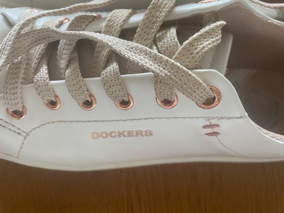 Dockers Sneaker Schuhe wie neu, Gr.38 in Unterbreizbach