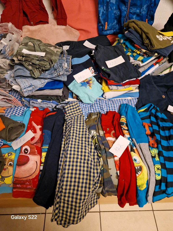 Grosses Paket für Jungen in Berlin