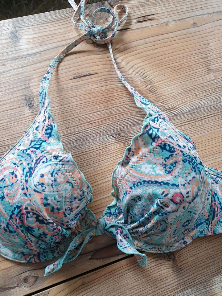 H&m bikini 75B mit Höschen Gr. 40 türkis gemustert in Verl