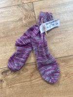 Selbst gestrickte Wollsocken für Kinder grau lila Gr 28-30 Nordrhein-Westfalen - Unna Vorschau