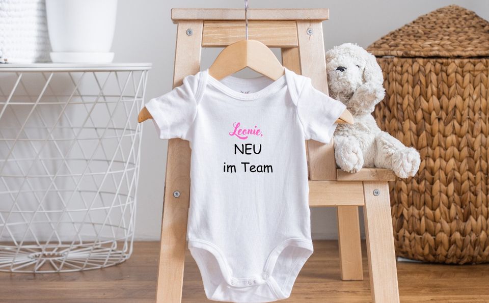 Baby Body mit witzigem Spruch, personalisiert in Burscheid