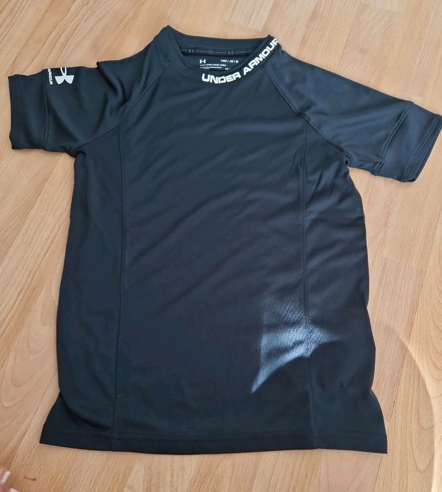 Sport Shirt Under armour in Bad Wildbad