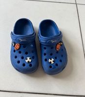 Kinder Gartenschuhe Crocs 29 blau Fußball top Zustand Strandschuh Sachsen - Radebeul Vorschau