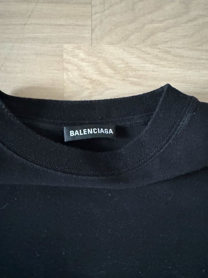 BALENCIAGA Shirt Große  S ( wie L ) Overseiz in Litzendorf