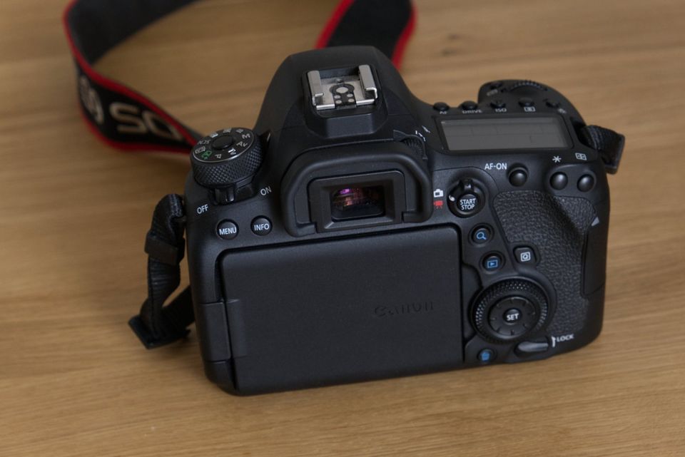 Canon EOS 6D Mark II (wie neu - 10 912 Auslösungen) in München