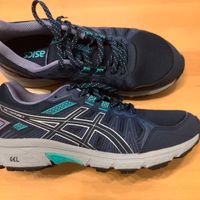 Sportschuhe asics Gel dunkelblau-flieder Gr.40,5 fallen klein aus Niedersachsen - Stadthagen Vorschau