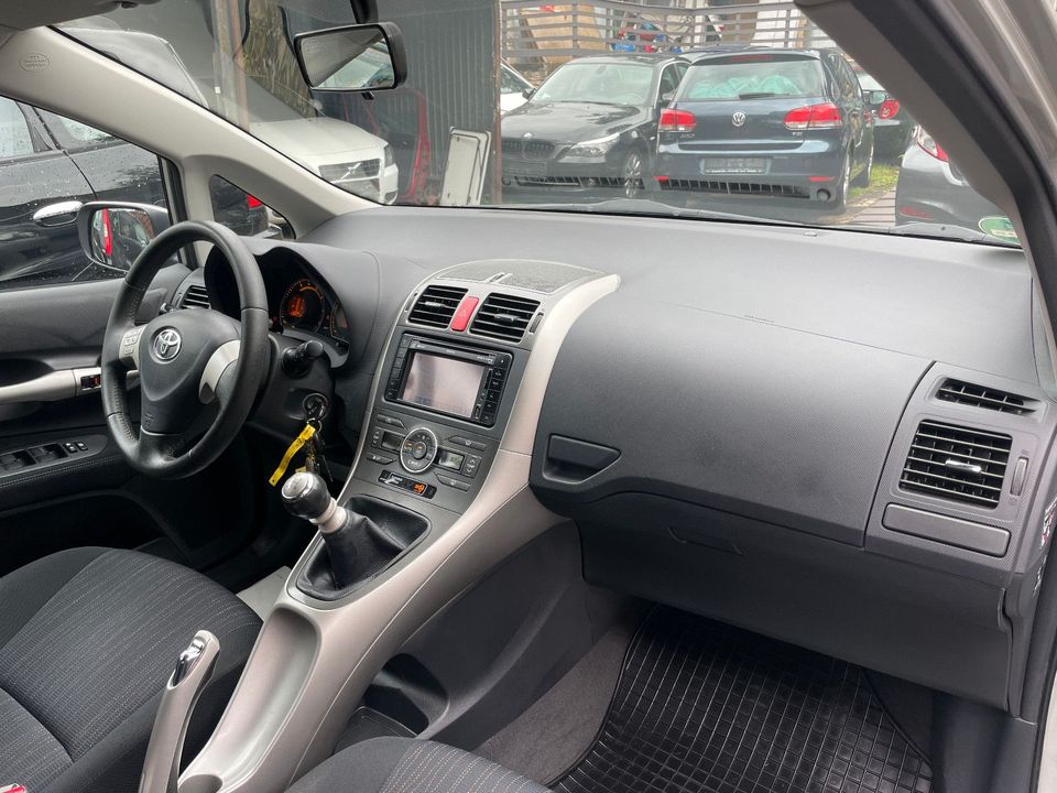 Toyota Auris 1.6 Life*Navi/Klimaautomatik/USB/Gepflegt* in Saarbrücken