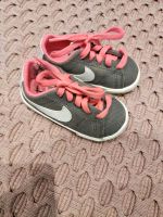 Mädchen Nike Sneakers Sportschuhe Baby 21 grau pink neon neuw Aubing-Lochhausen-Langwied - Aubing Vorschau