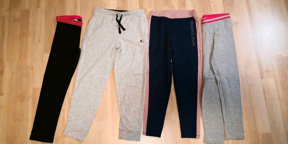 14 Mädchen Jeanshosen 128 Kinder Kleiderpaket Leggins  Sport in Dallgow