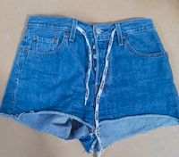 Levis 501 Jeans Shorts blau Größe W28 Hessen - Witzenhausen Vorschau