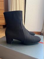 Stiefeletten Prada Gr. 37.5 neuwertig Nordrhein-Westfalen - Wiehl Vorschau