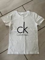 T-Shirt Gr.134/140 Calvin Klein Nordrhein-Westfalen - Oerlinghausen Vorschau