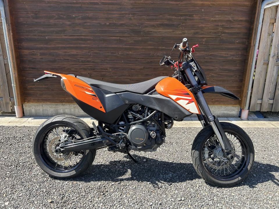 KTM SMC 690 Akrapovic in Marschacht