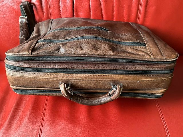 Koffer Tasche Reisetasche Weekender Leder ca. 35cmx50cmx15-25cm in Kiedrich