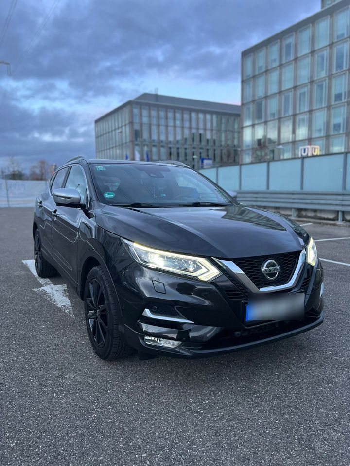 Nissan Qashqai 1.3 DIG-T DCT 160PS Tekna+PANO*NAVI*BOSE in Stuttgart