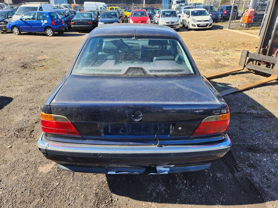 Schlachtfest oder komplett! BMW 740i E38 ORIENTBLAU 1996 in Eschweiler