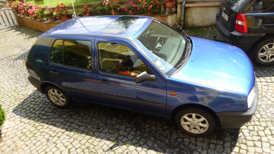 VW  Golf 3     (  Oldtimer  ) in Dornburg