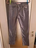 Damen Jeanshose in grau von Levis Nordrhein-Westfalen - Ratingen Vorschau