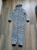 Kuscheliger Jumpsuit Onesie Gr. XL Leo Look grau schwarz Nordrhein-Westfalen - Borchen Vorschau