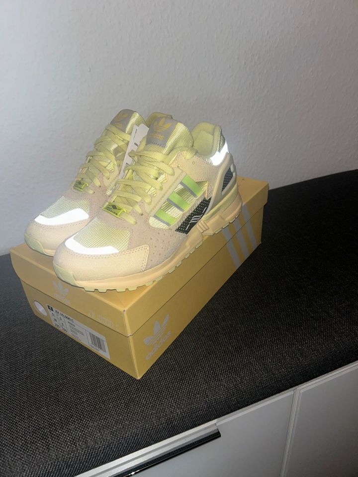 Adidas Schuhe ZX 10,000 in Berlin