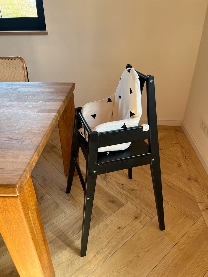 Hochstuhl/ Babystuhl mit Tischtablett in Dinkelsbuehl