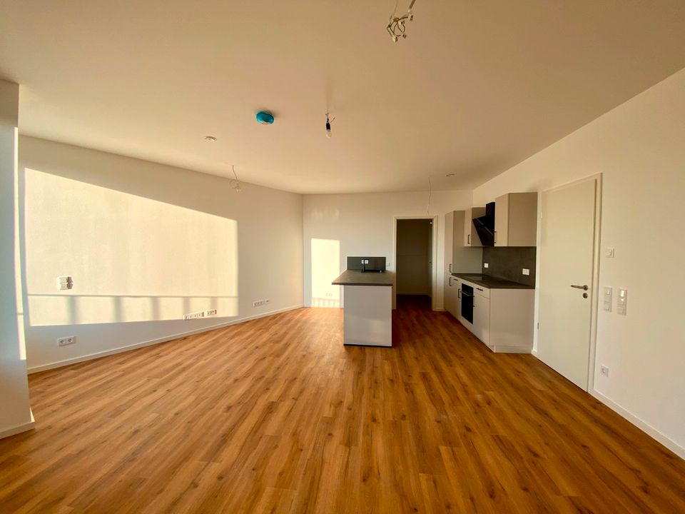 Exklusive 2-Zimmer Neubau Wohnung mit EBK in Frankfurt am Main