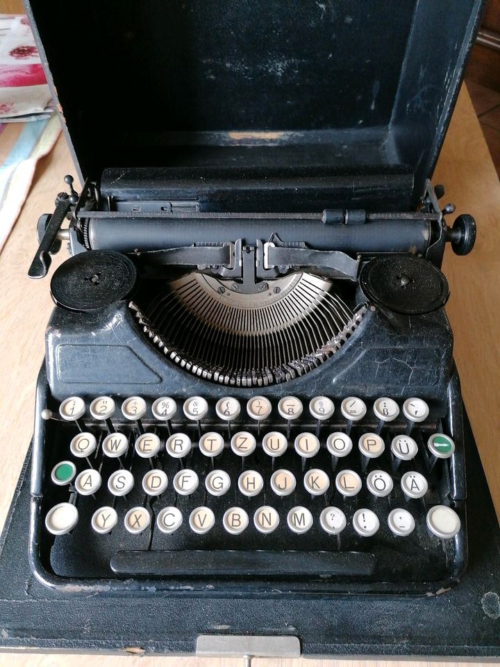Alte Schreibmaschine Continental in Aachen