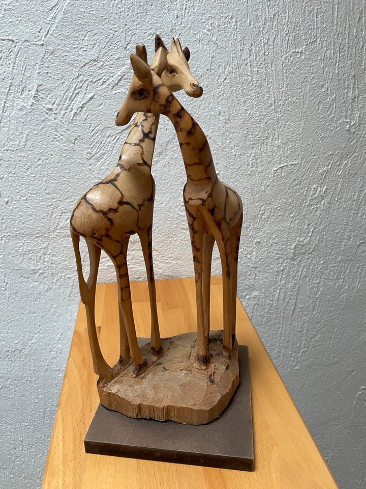 7 Giraffen Figuren  Holz Afrika Deko in Schleiden