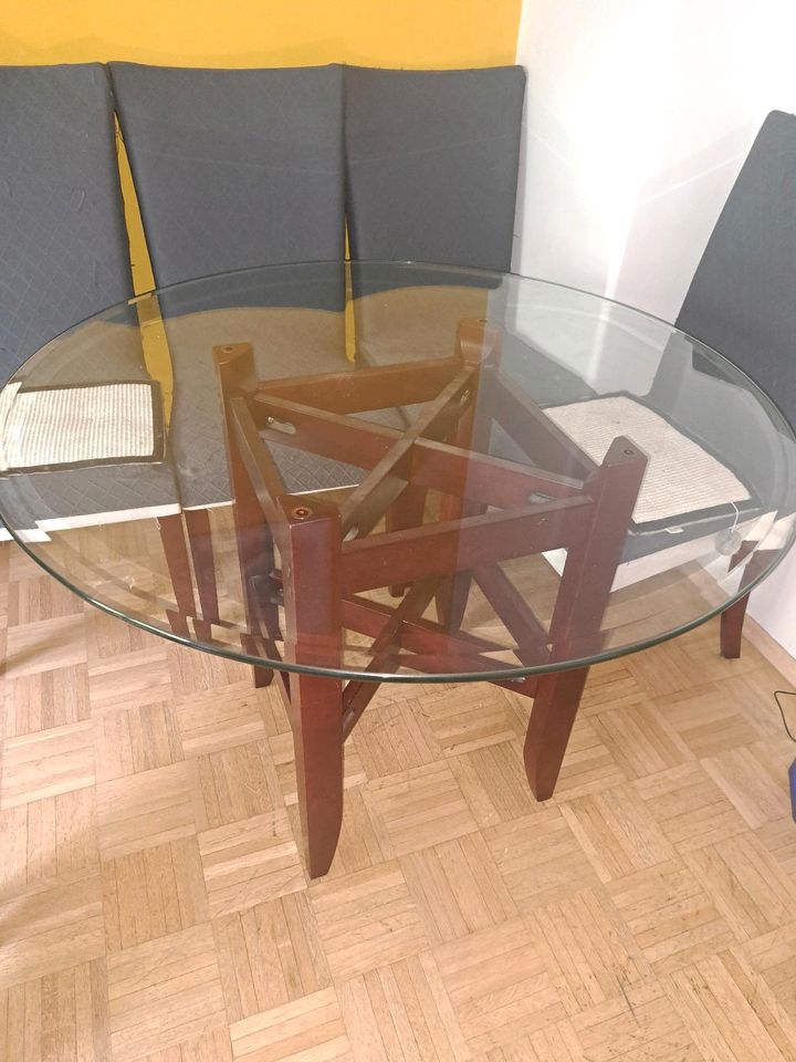 Esstisch mit Stühle in Nürnberg (Mittelfr)