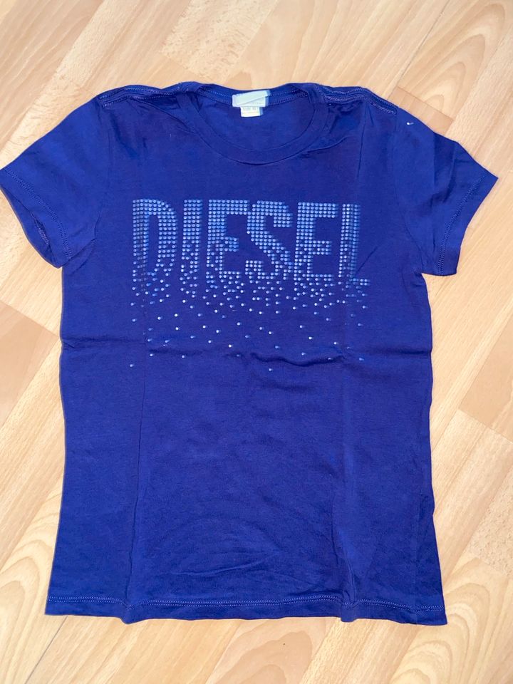 Neu! 2 Diesel T-Shirts Gr. 140 lila, pink in Berlin