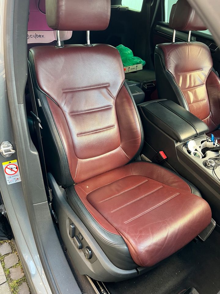 Suche VW Touareg 7P Sitz Sitzbezug Beifahrersitz ROT / SCHWARZ in