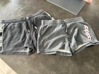 Damen Adidas und Buffalo Shorts gr.M 2 er Set Schleswig-Holstein - Groß Offenseth-Aspern Vorschau