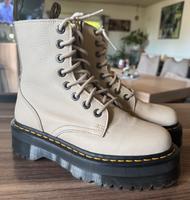 Doc Martens Jadon Gr 38 beige Hessen - Waldeck Vorschau