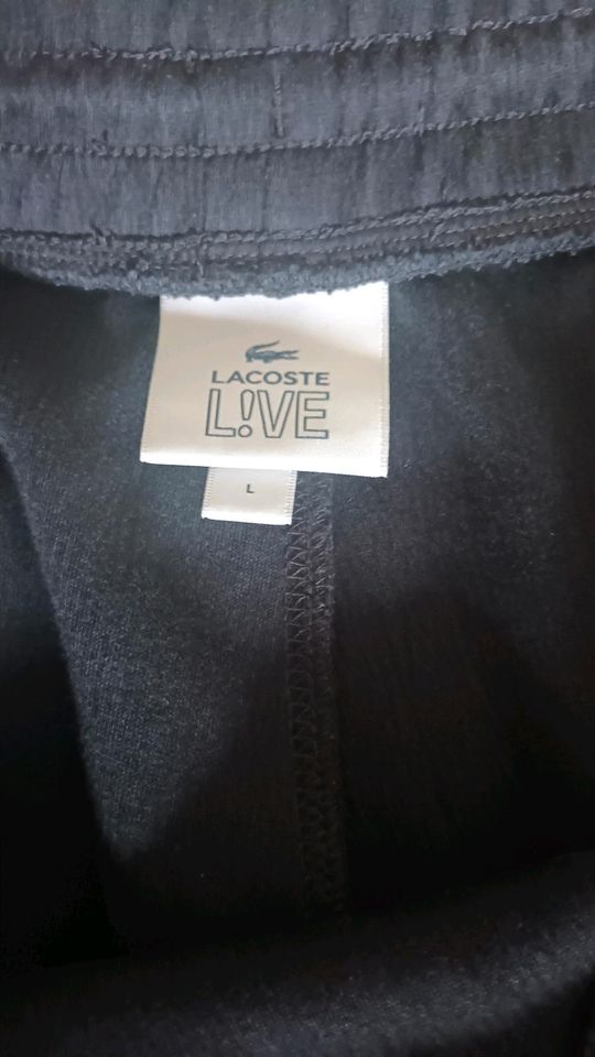Lacoste shorts Gr. L schwarz besondere Struktur in Trier