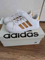 Adidas Gr.28 NEU Sneaker Turnschuhe weiss gold Niedersachsen - Duderstadt Vorschau