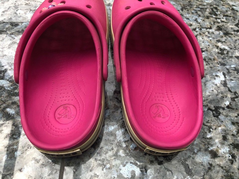 Original Crocs J3 , 34/35 Top Zustand in Hofheim am Taunus