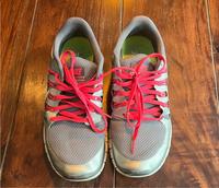 Nike Free, Silber, 41 Nordrhein-Westfalen - Wermelskirchen Vorschau