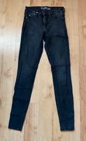 Damen Jeans von Amisu Gr 26 in schwarz Hessen - Solms Vorschau