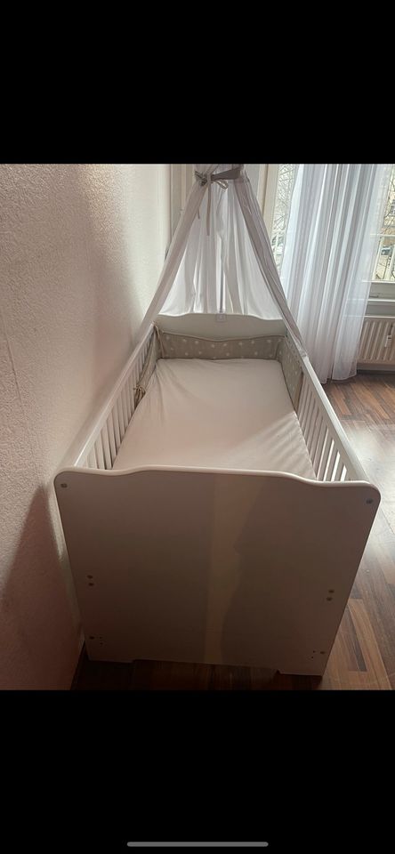 Baby Bett Weiß in Berlin