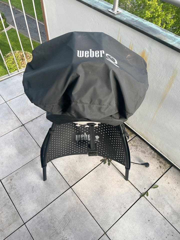 Weber Elektro-Standgrill Q1400 2200W in Marktredwitz