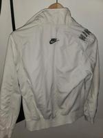 Schicke Nike Jacke Niedersachsen - Helmstedt Vorschau