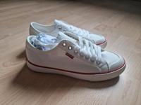Levi's Sneaker Schuhe canvas Stoffschuhe 38 weiß unisex NEU Saarland - Kleinblittersdorf Vorschau