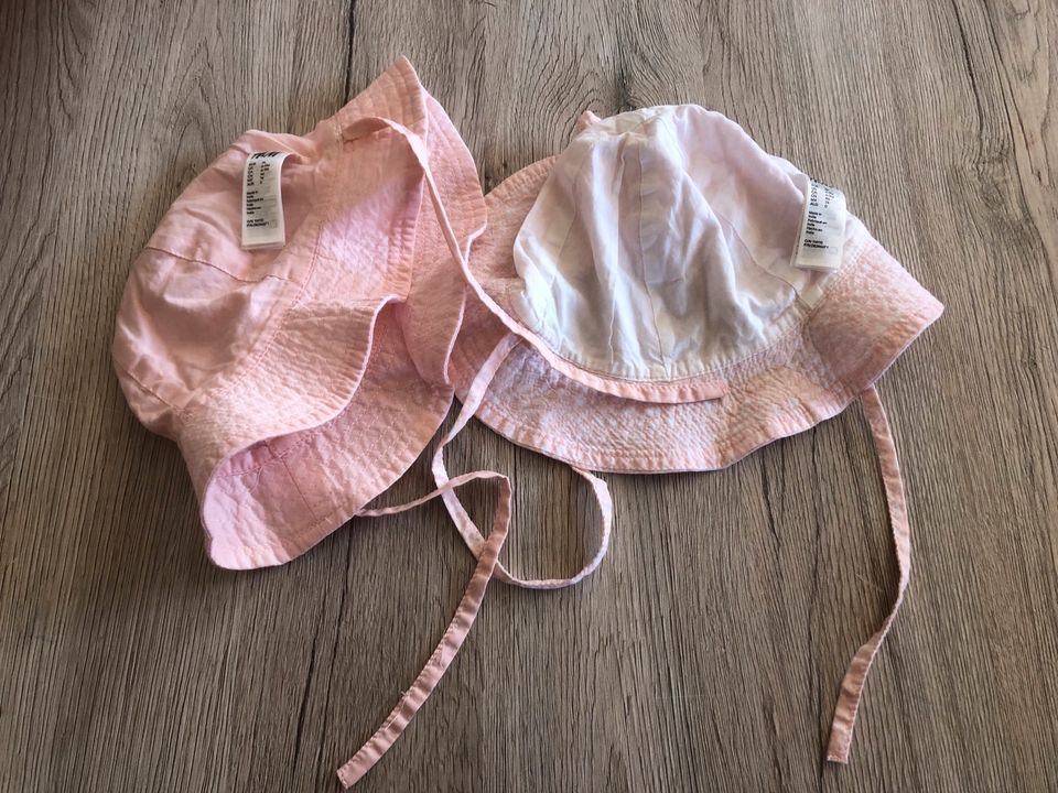 Sonnenhut/Sonnenmütze Rosa 2St. H&M Mädchen 74, 6-9 Monate in Winterspelt