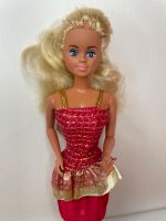 Puppe blond 90er Steffi Petra rotes Kleid Retro Vintage 80er Niedersachsen - Bassum Vorschau