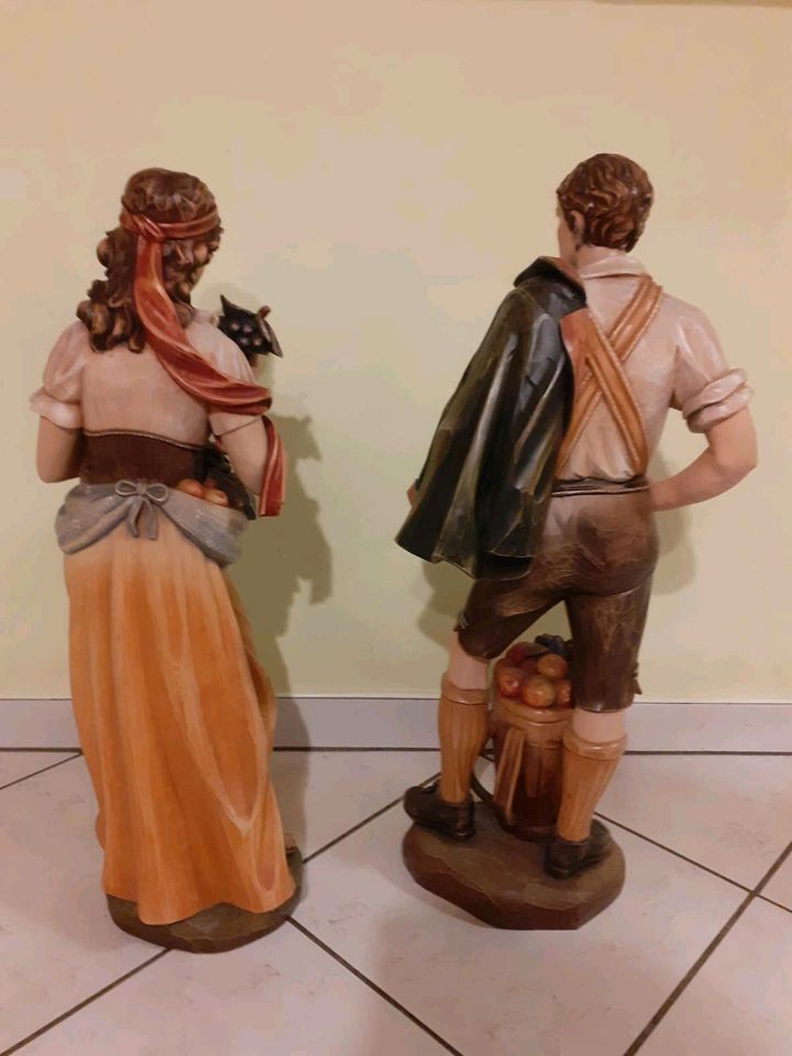 Holzfigur Frau und Mann in Mönchberg