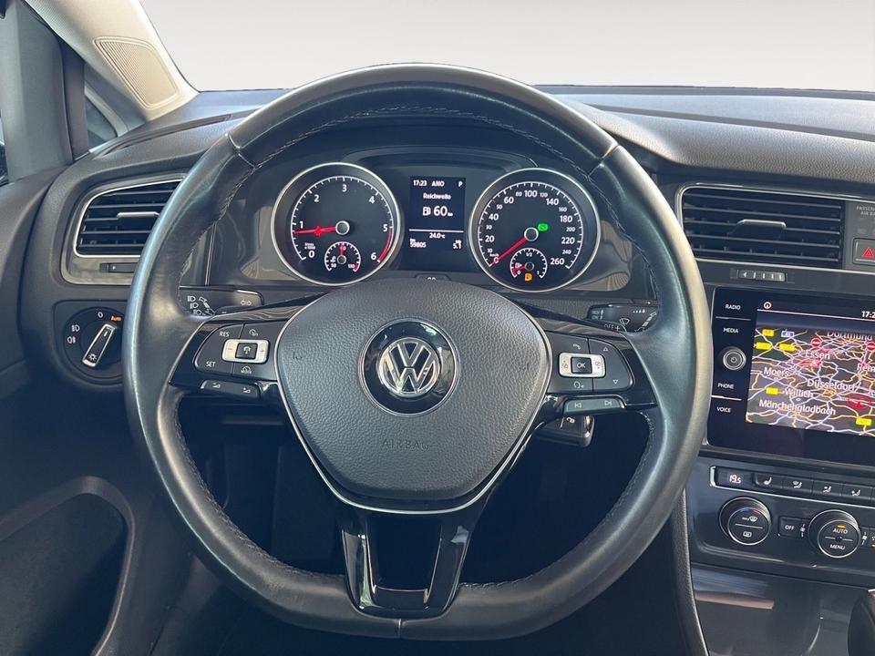 Volkswagen Golf VII Variant 1.6 TDIComfortline NAVI*CARPLAY in Dormagen