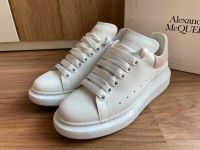 Alexander McQueen Sneaker Gr. 39 weiß altrosa neuwertig Baden-Württemberg - Renningen Vorschau