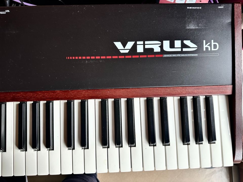 VIRUS kb Synthesizer in Lippstadt