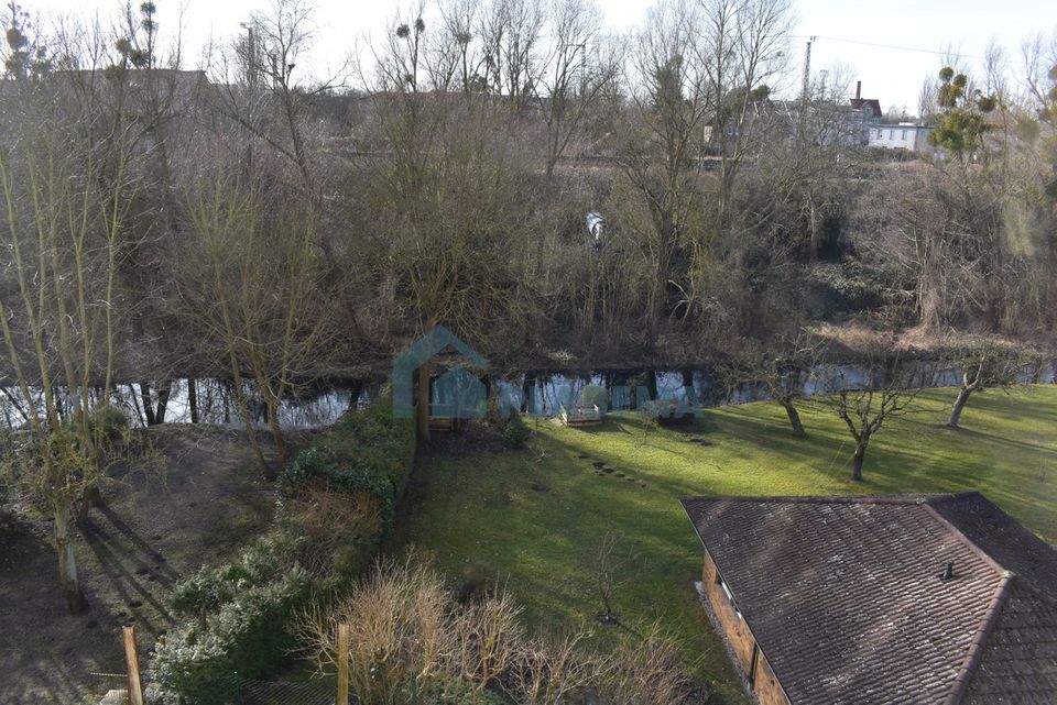 3- Zimmer- Wohnung mit Einbauküche und freien Parkflächen in der Umgebung in Schwerin